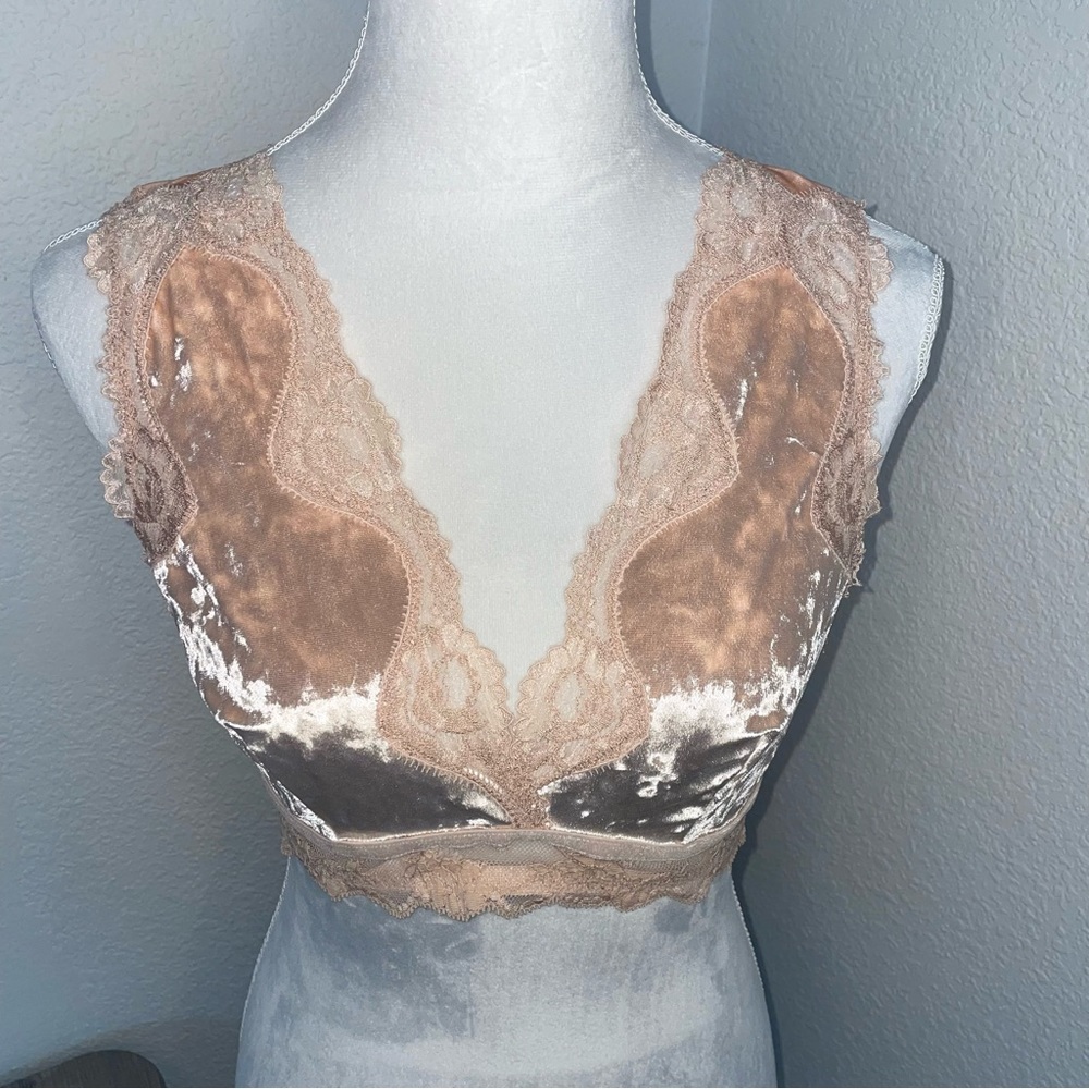 NWT VS DREAM ANGELS BRALETTE LG